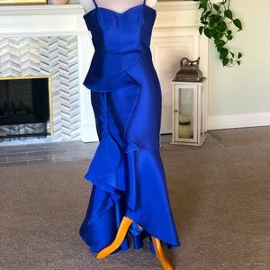 Fame and partners Blue the seller twill gown